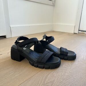 Steve Madden Louella Sandal Black platform